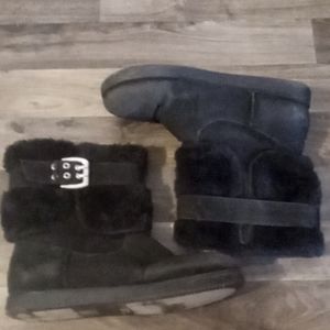 G by Guess winter faux fur shoes